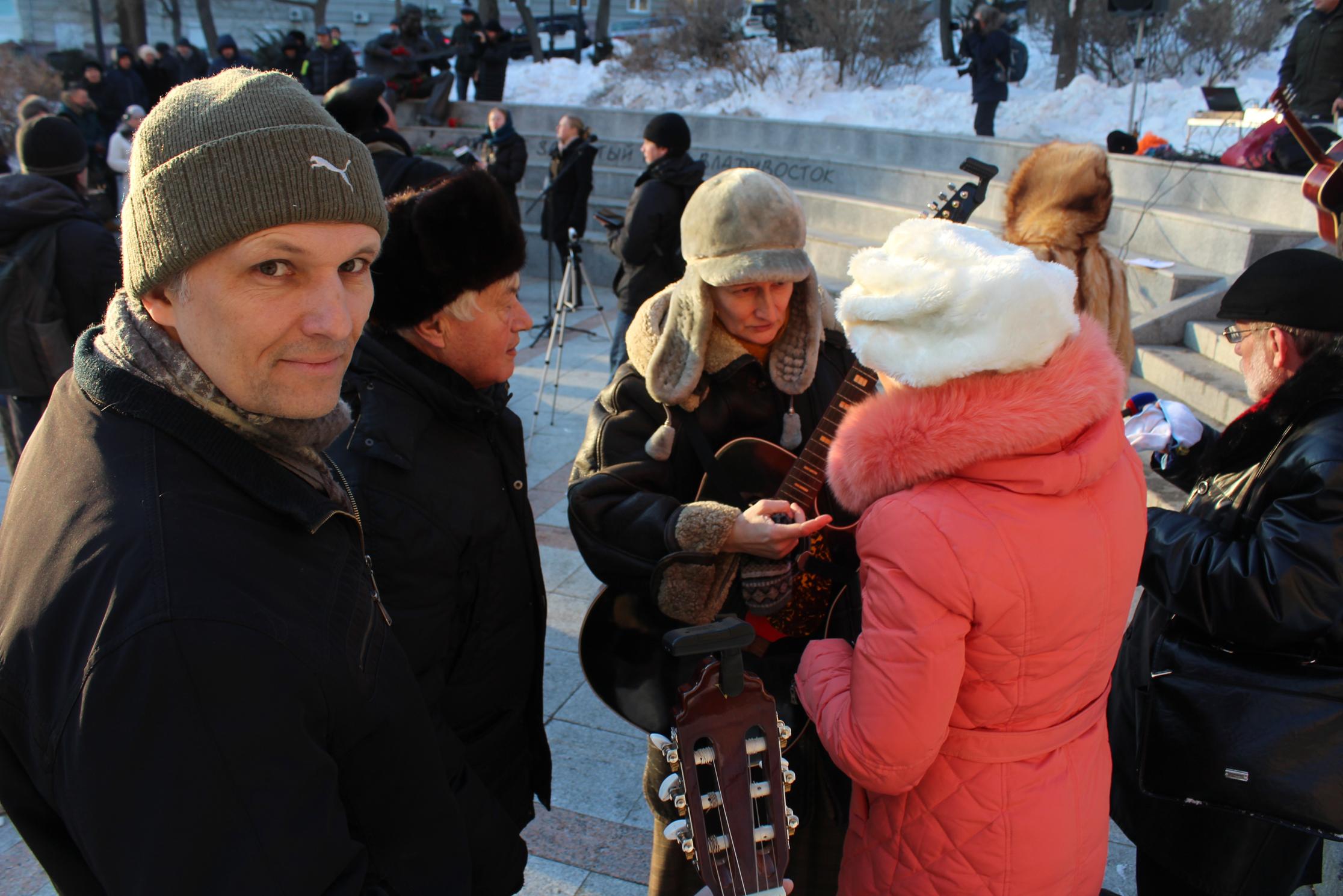 В сквере Владимира Высоцкого